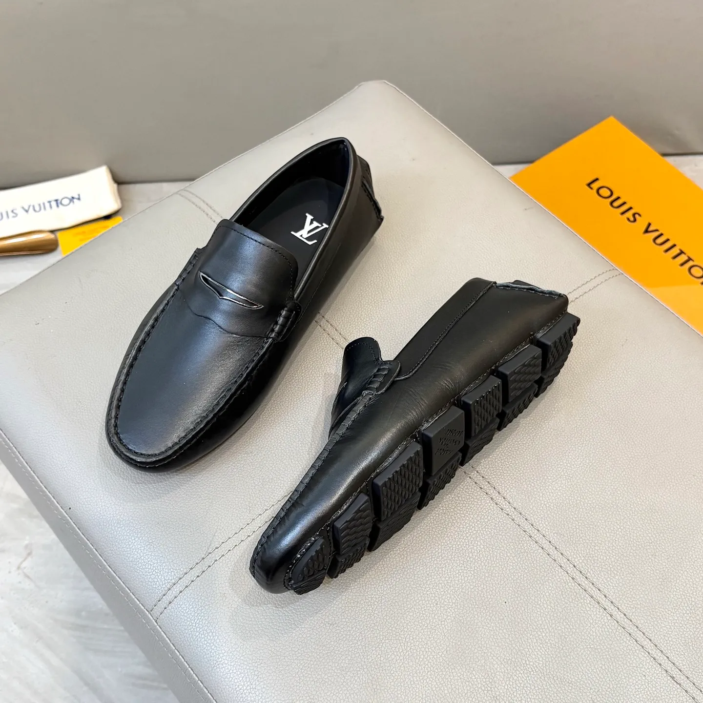 Factory price: 460💰LV men's beanie shoes 2025 official website synchronized <market top version> imported first-layer cowhide ➕ black cowhide original packaging. Size 38-45